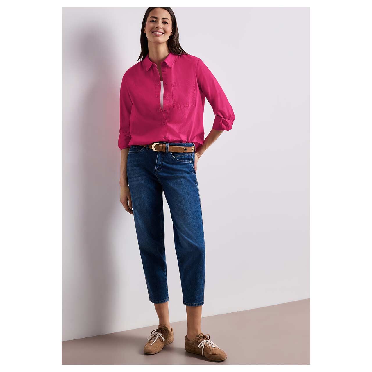 Damen Langarm Bluse Cotton Shirtcollar von Street One in Pink, Ganzkörperansicht am Model