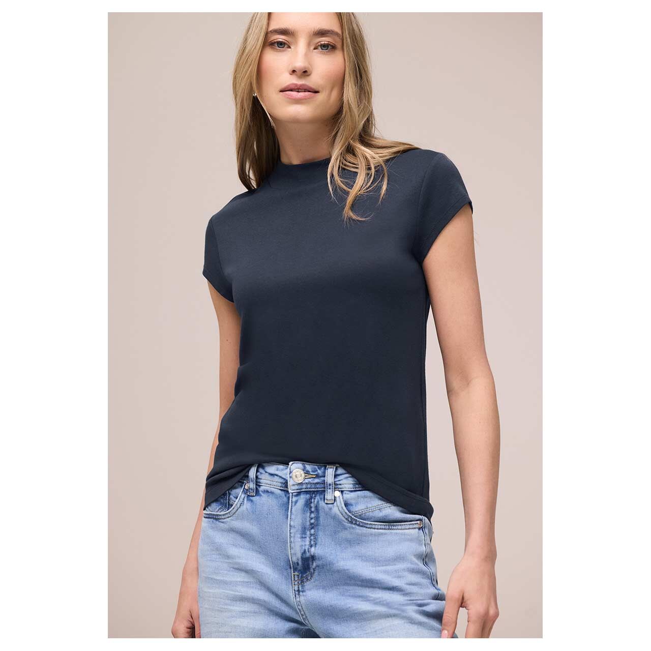 Damen T-Shirt Basic Turtle Neck von Street One in Dunkelblau, Vorderansicht am Model