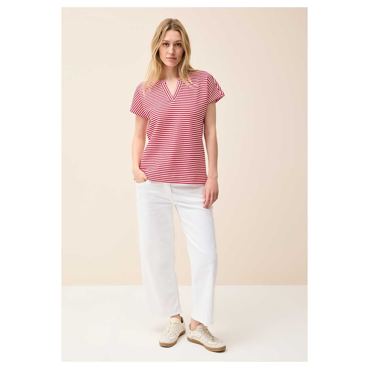 Damen T-Shirt Striped Structure von Cecil in Rot, Ganzkörperansicht Outfit Modell