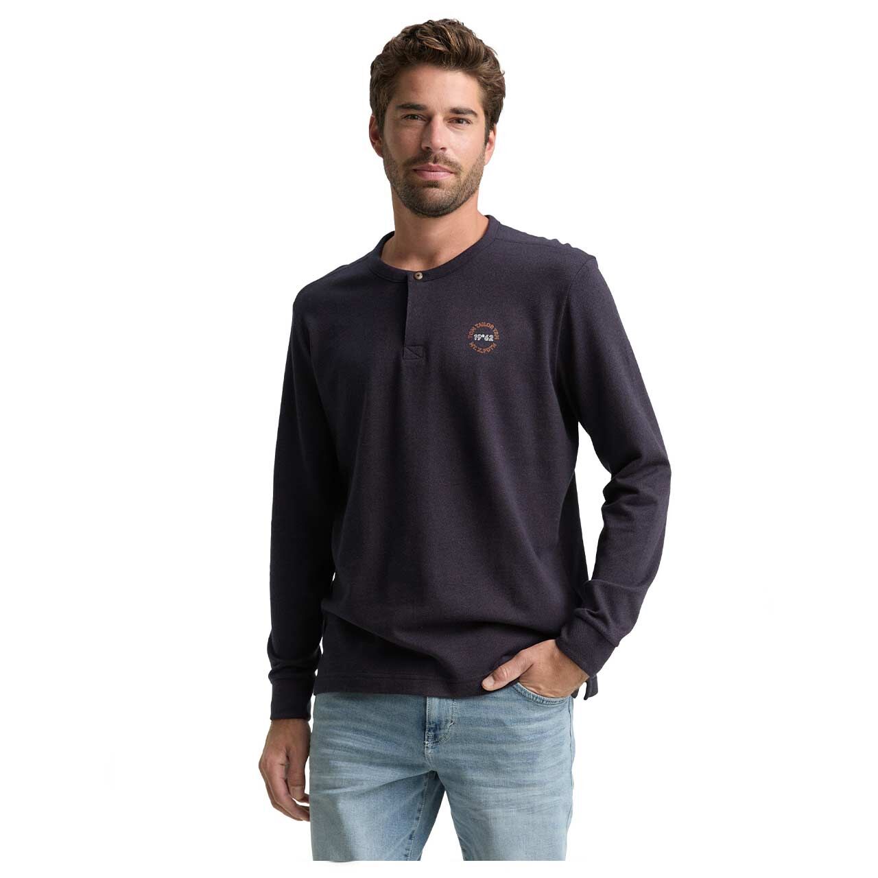 Herren Langarm Shirt Henley von Tom Tailor in Dunkelbraun meliert, Vorderansicht am Model