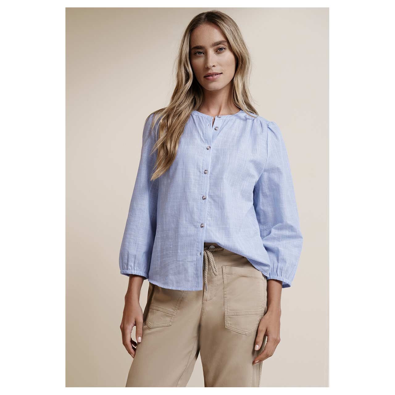 Damen 3/4 Arm Bluse Chambray Buttoned Roundneck von Street One in Blau mit Print, Vorderansicht am Model