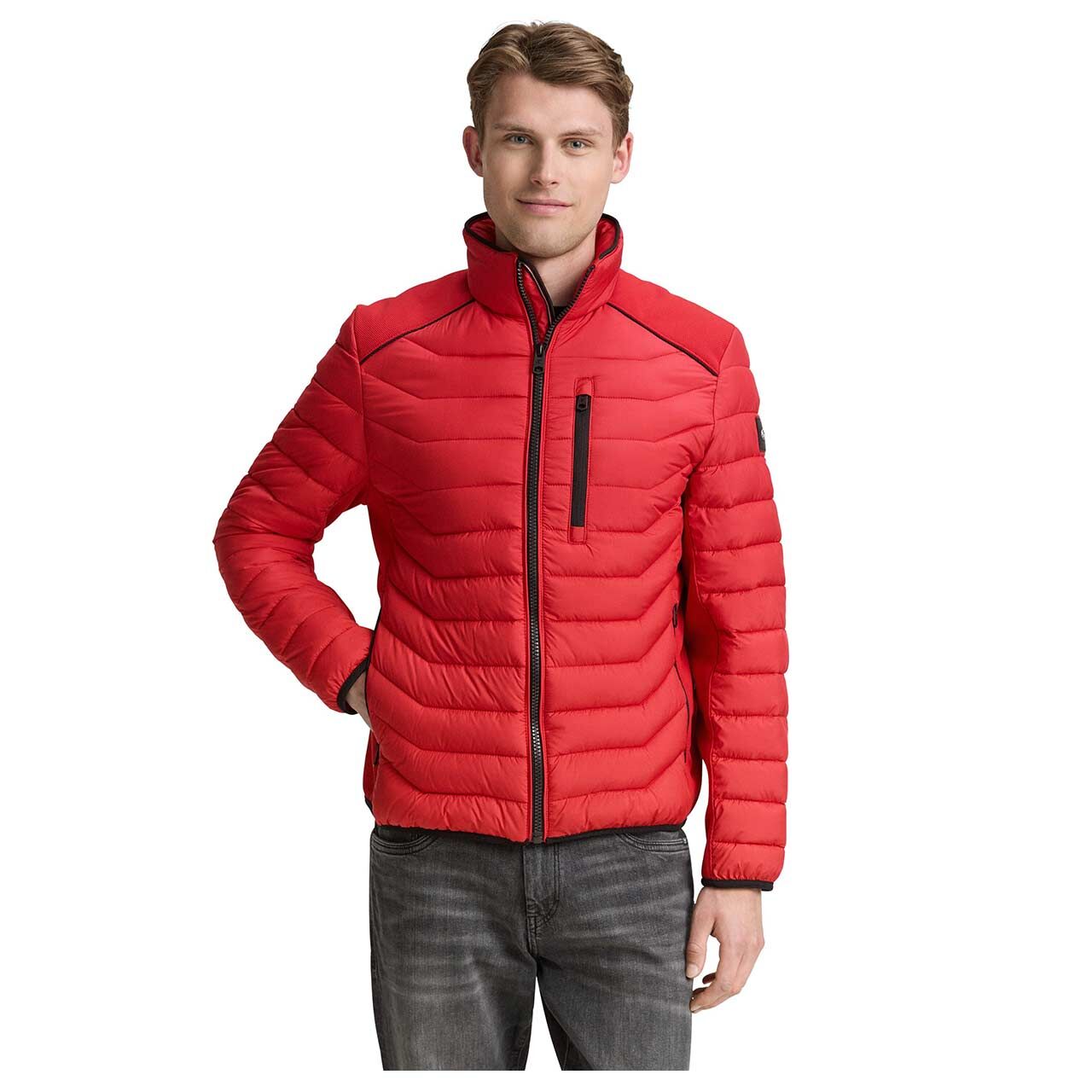 Herren Jacke Hybrid Jacket von Tom Tailor in Rot, Vorderansicht am Model