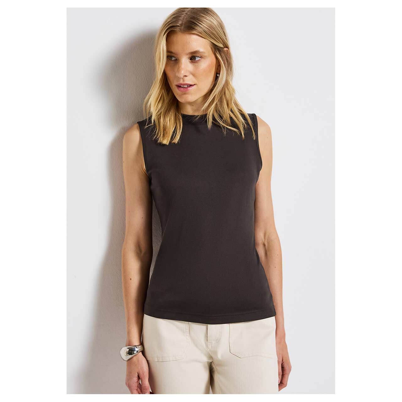 Damen Top Rib Turtle Neck von Street One in Braun, Vorderansicht am Model