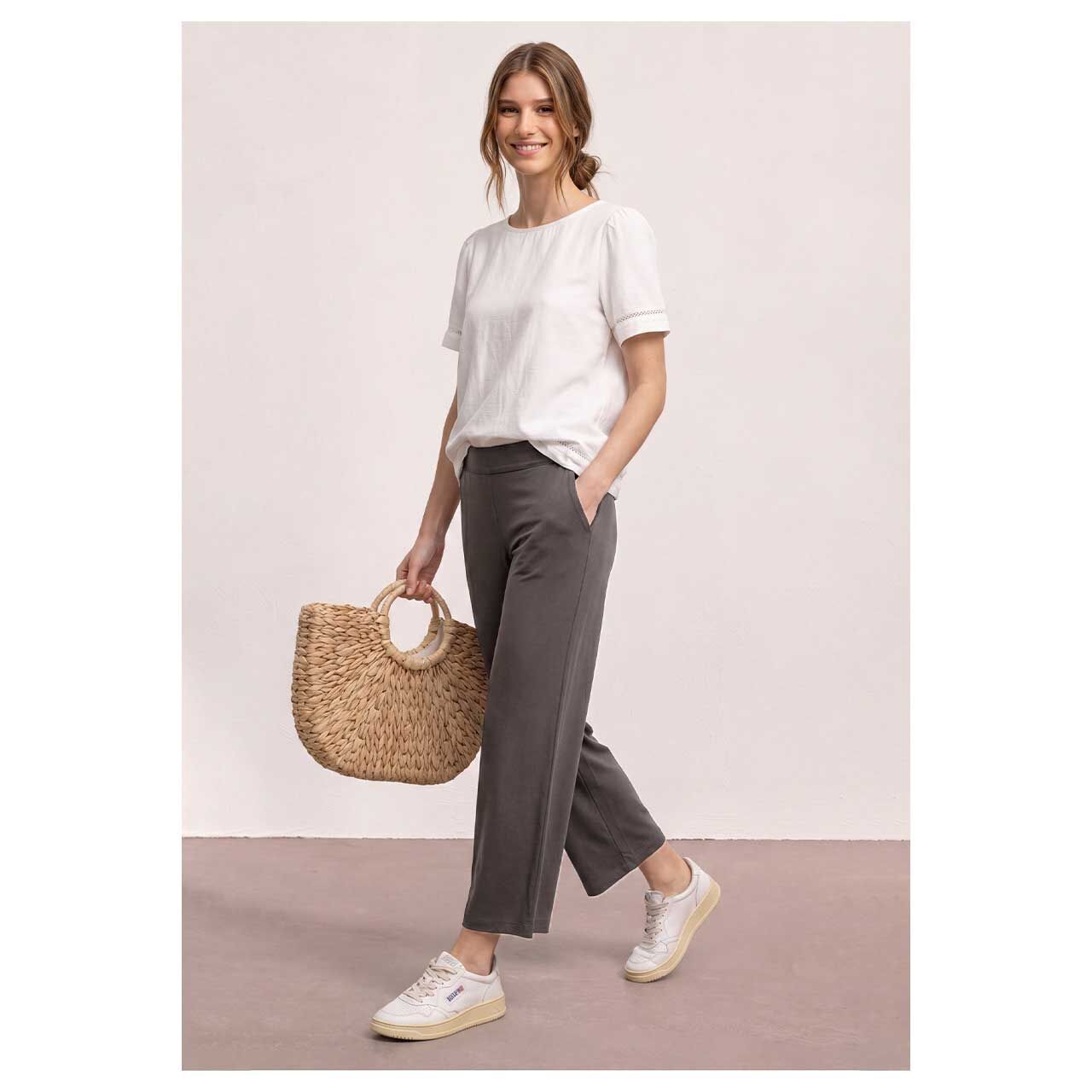 Stretch Damen 7/8 Hose Emee Wide Leg von Street One in Dunkelbraun, Ganzkörperansicht