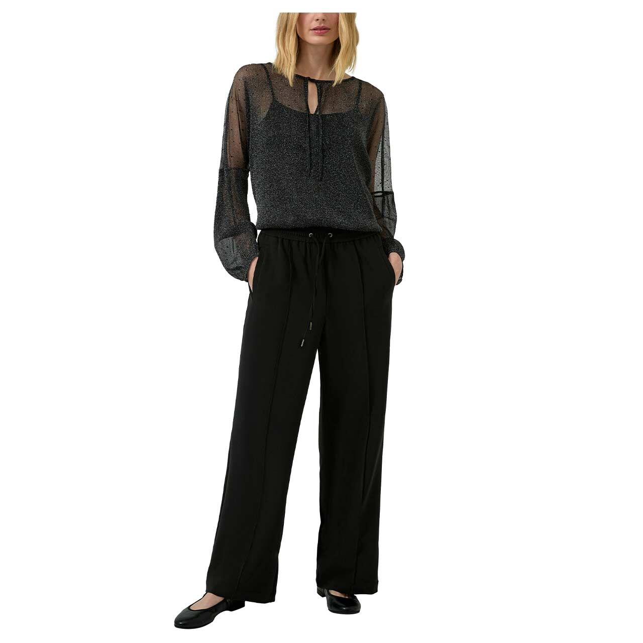 Damen Wideleg Hose von s.Oliver in Schwarz, Ganzkörperansicht am Model