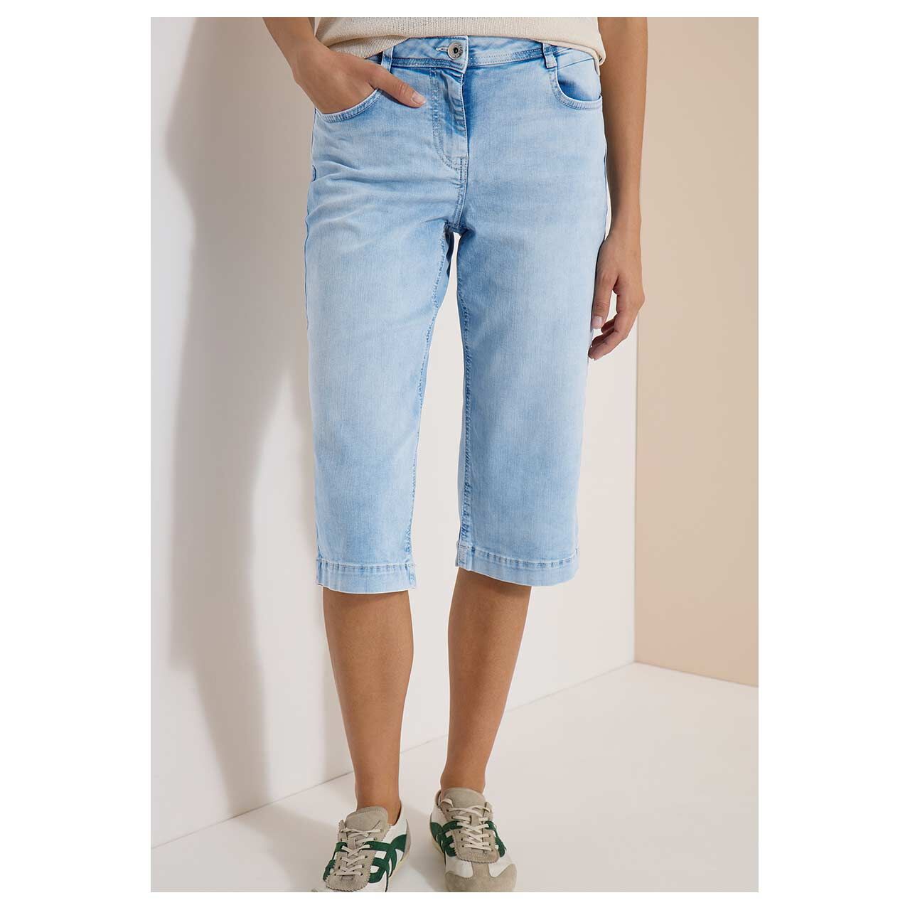 Damen 3/4 Jeans Neele von Cecil in Hellblau angewaschen, Vorderansicht am Model