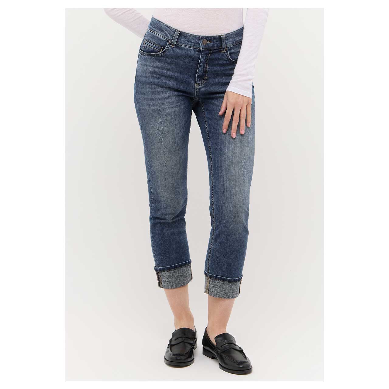 Stretch Damen 7/8 Jeans Cira von Angels in Blau verwaschen mit Destroyed-Effekten, Vorderansicht am Model