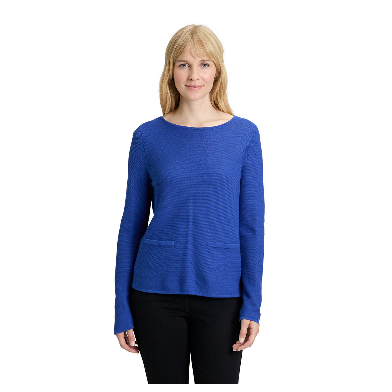 Damenpullover von Betty Barclay in Kobaltblau mit der Farbnummer 8329, Nahansicht Modell