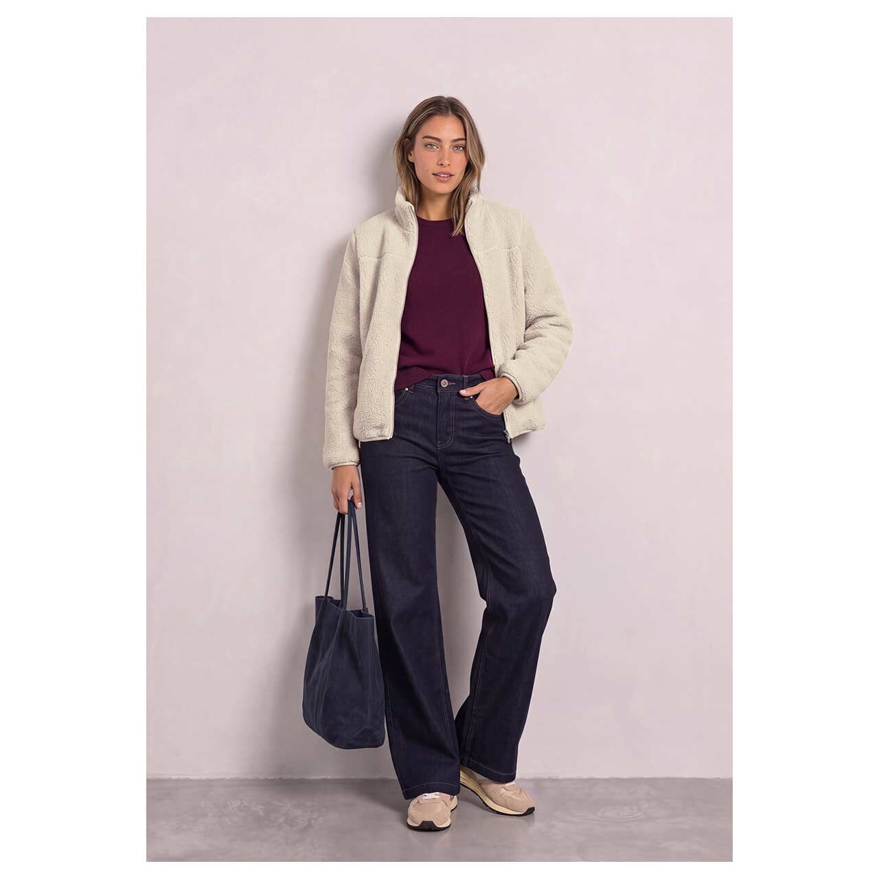 Damen Teddyjacke Short Jacket von Street One in Hellbeige, Ganzkörperansicht am Model