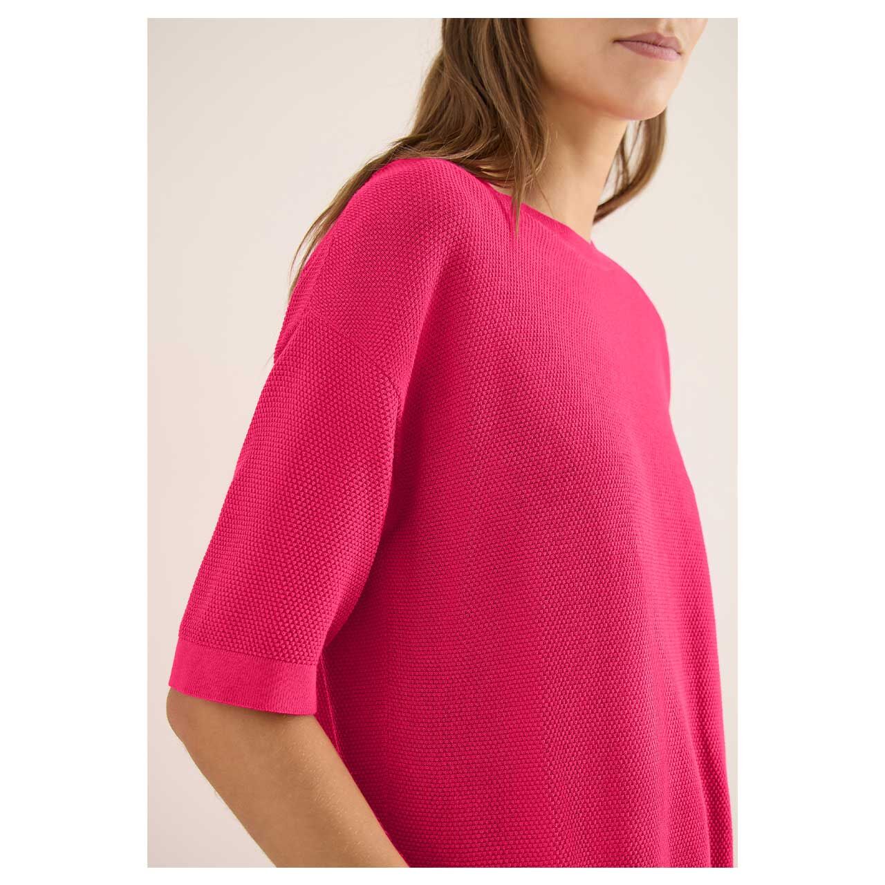 Damen Kurzarm Pullover Structured Short Sleeve von Cecil in Pink, detaillierte Vorderansicht am Model