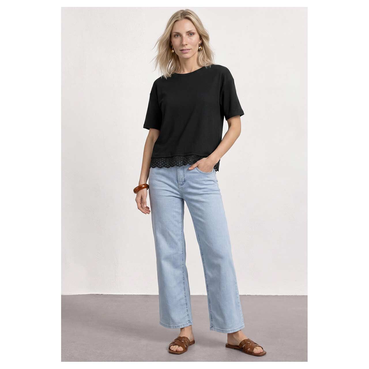 Damen T-Shirt Lace von Street One in Schwarz, Ganzkörperansicht am Model