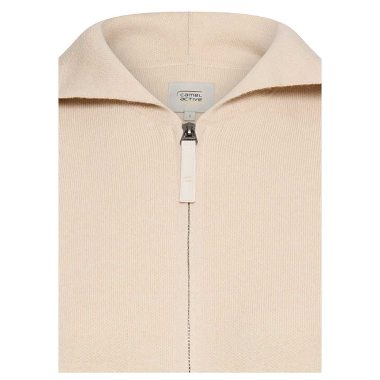 Damen Strickjacke von Camel active in Hellbeige, detaillierte Vorderansicht Auschnitt