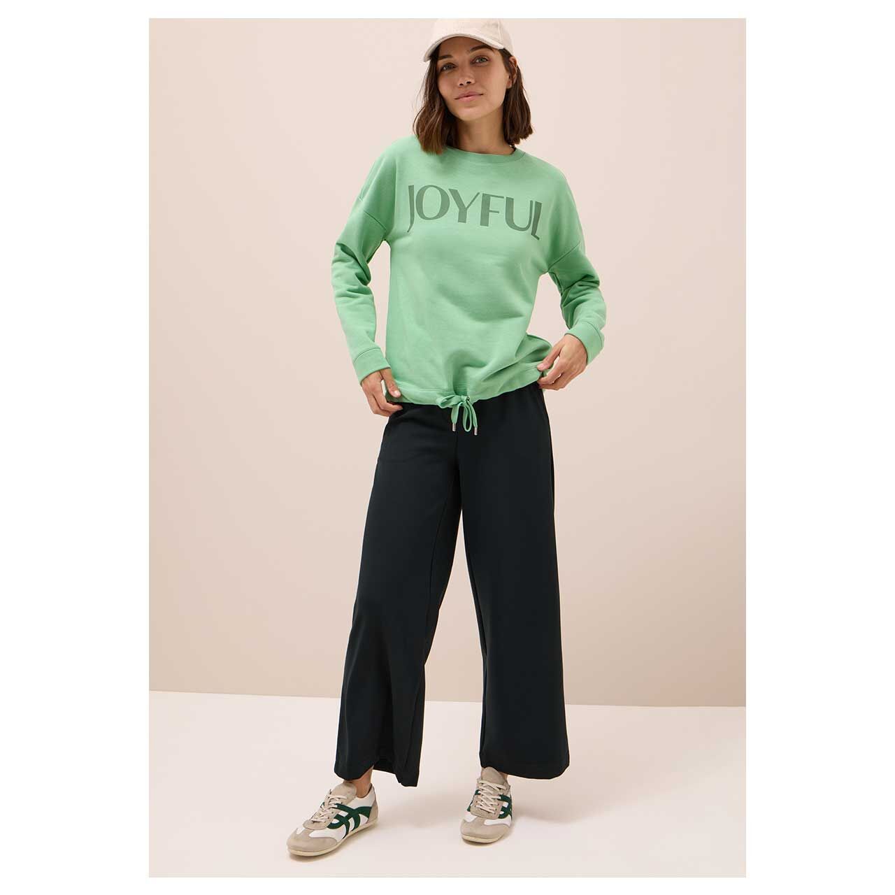 Cecil Damen Sweatshirt in Grün mit Print, Ganzkörperansicht Model