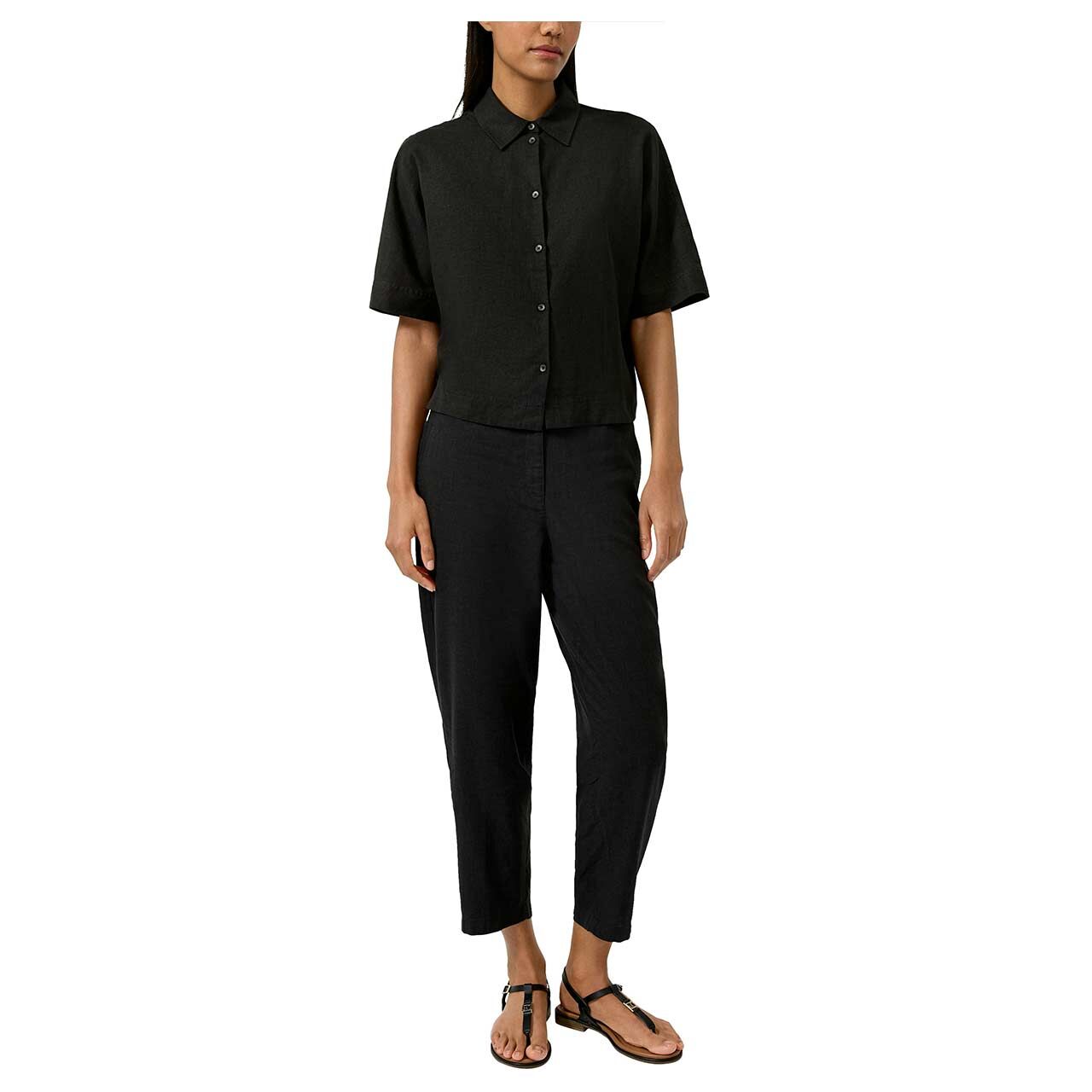 Damen Kurzarm Leinen Bluse von s.Oliver in Schwarz, Ganzkörperansicht am Model