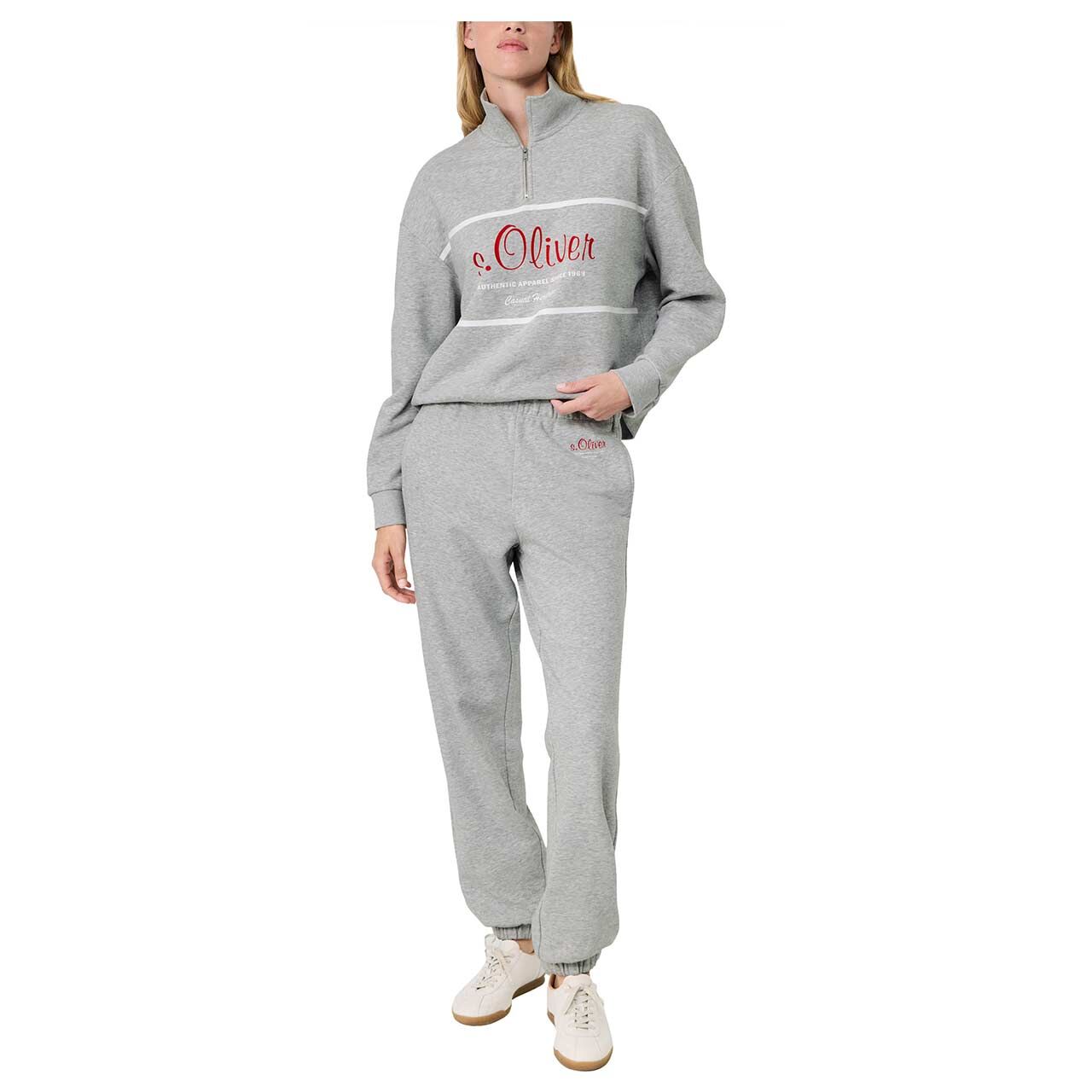 Damen Jogginghose von s.Oliver in Grau meliert, Ganzkörperansicht am Model