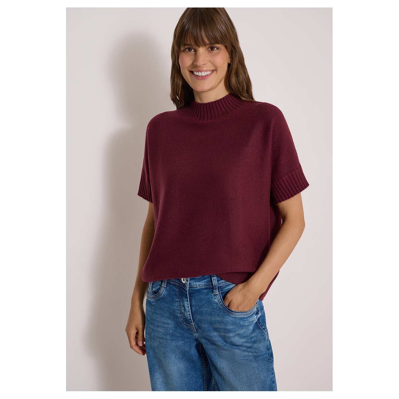 Damen Kurzarm Pullover Shortsleeve Dolman von Cecil in Weinrot, Vorderansicht am Model