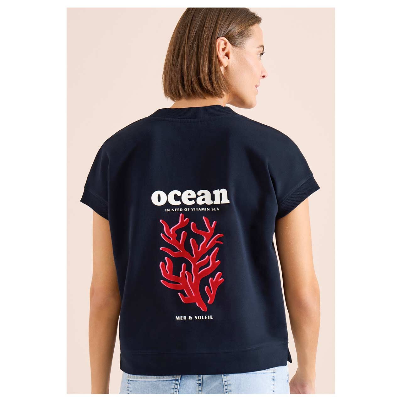 Damen Kurzarm Sweatshirt V-Neck von Cecil in Dunkelblau mit Print, Rückansicht am Model