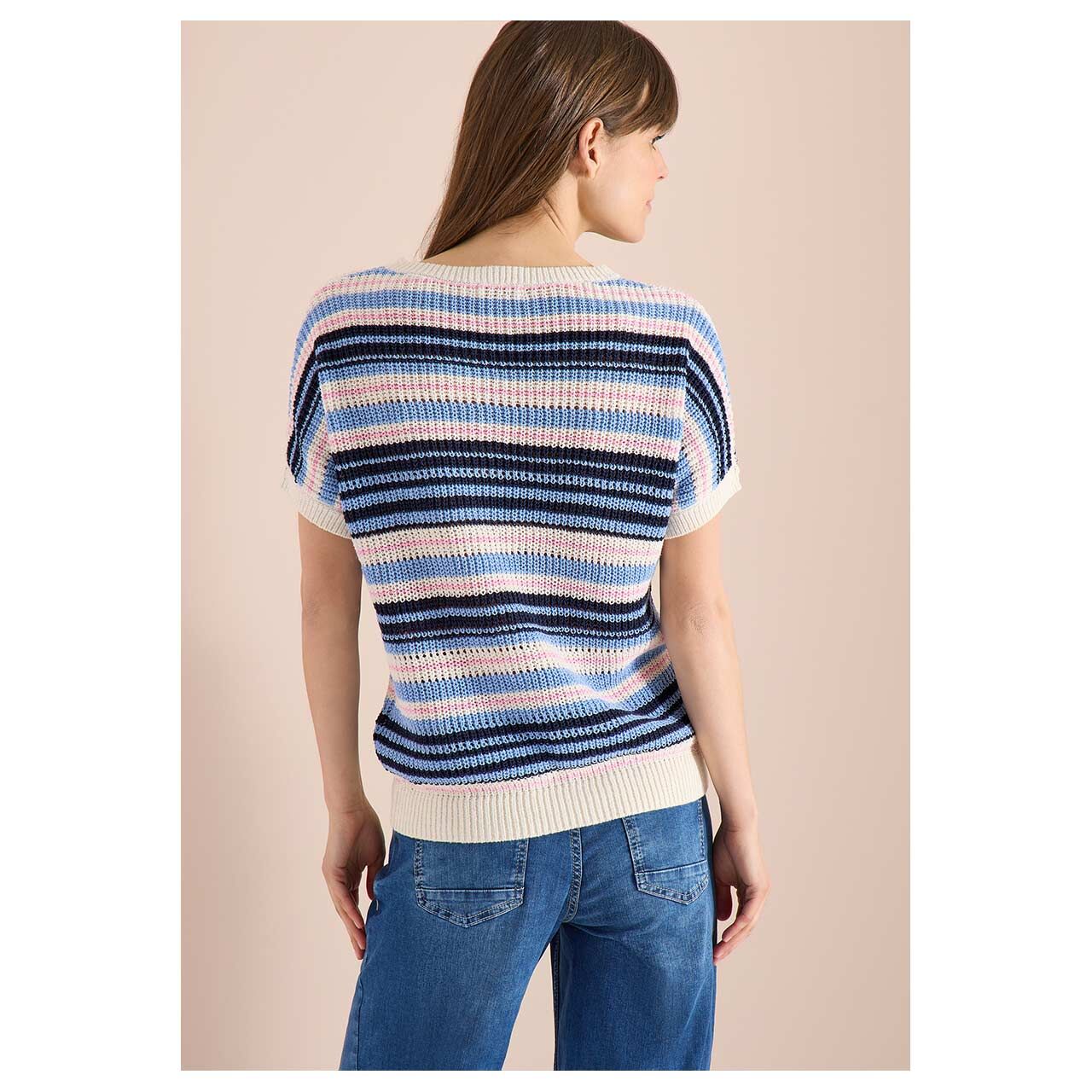 Damen Kurzarm Pullover Fancy Tapeyarn von Cecil in Hellblau gestreift, Rückansicht am Model