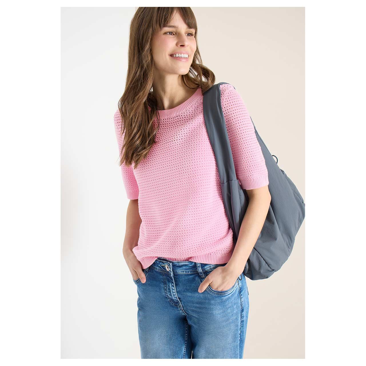 Damen Kurzarm Pullover Structured Roundneck von Cecil in Rosa, Vorderansicht am Model