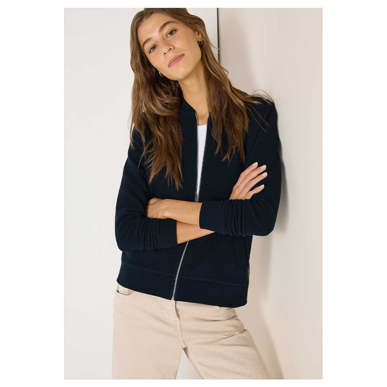 Damen Shirtjacke Ottoman Piping von Cecil in Dunkelblau, Vorderansicht mit Model