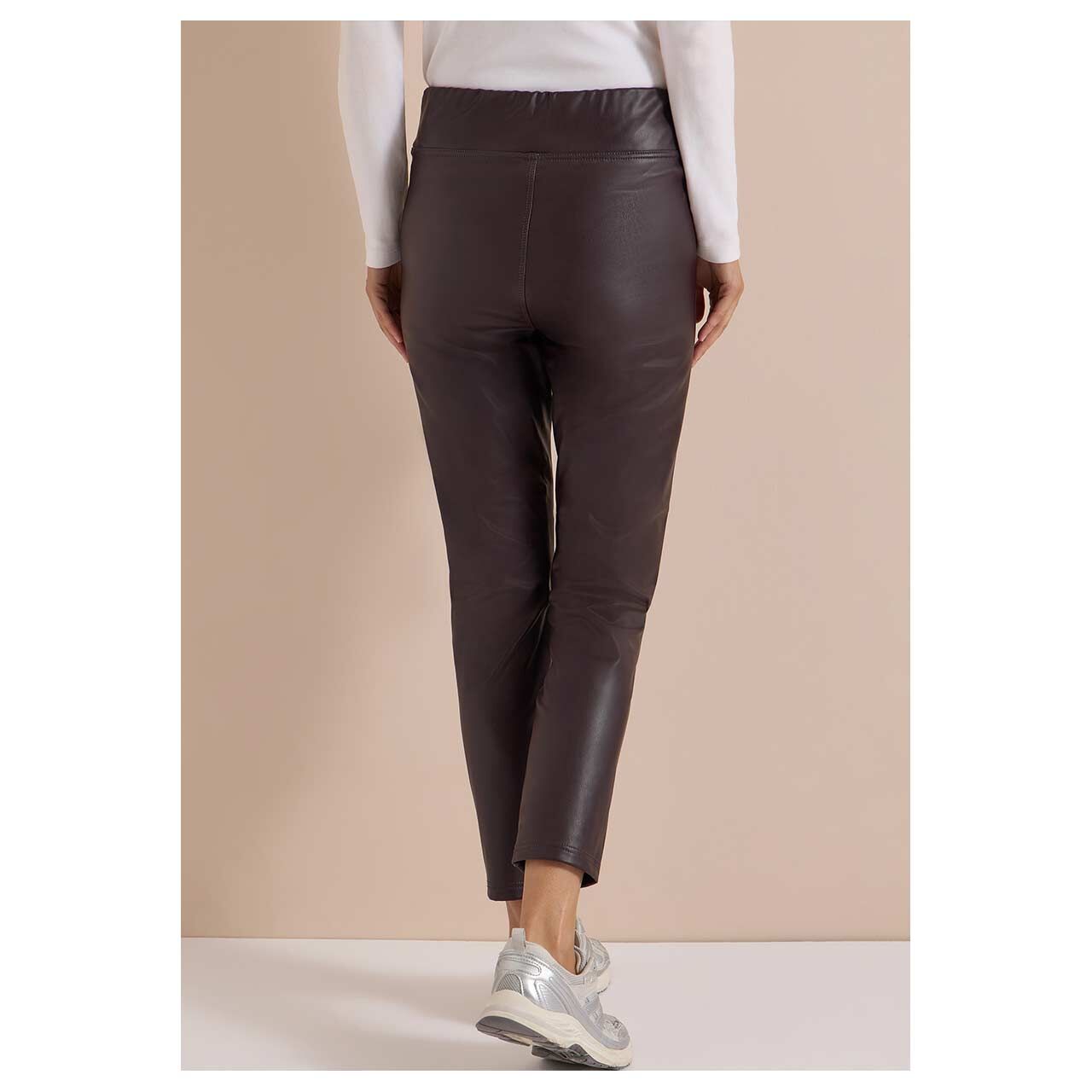 Damen 7/8 Leggings von Cecil in Lila beschichtet, Rückansicht am Model
