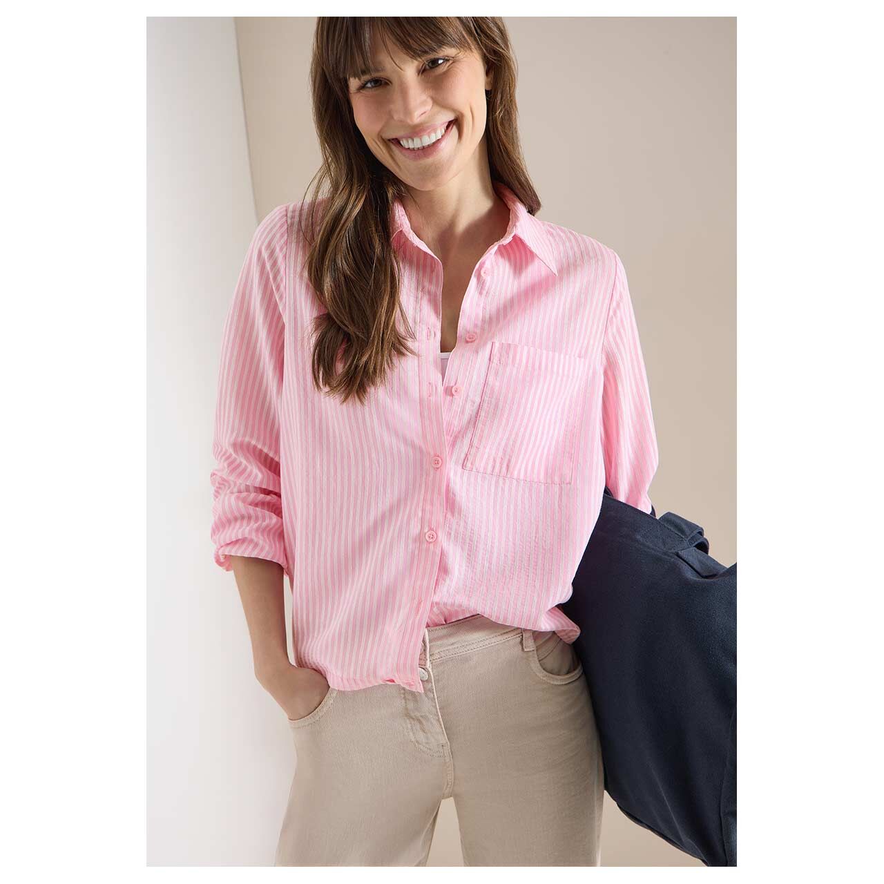 Damen Langarm Bluse Stripe von Cecil in Rosa gestreift, Vorderansicht am Model