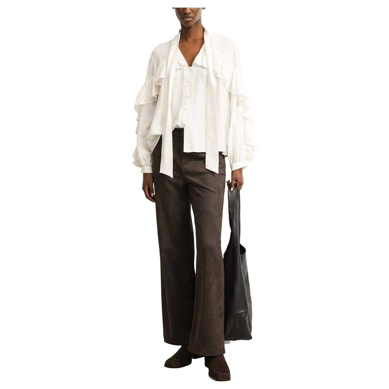 Damen Langarm Bluse von Comma in Cremeweiß, Ganzkörperansicht am Model