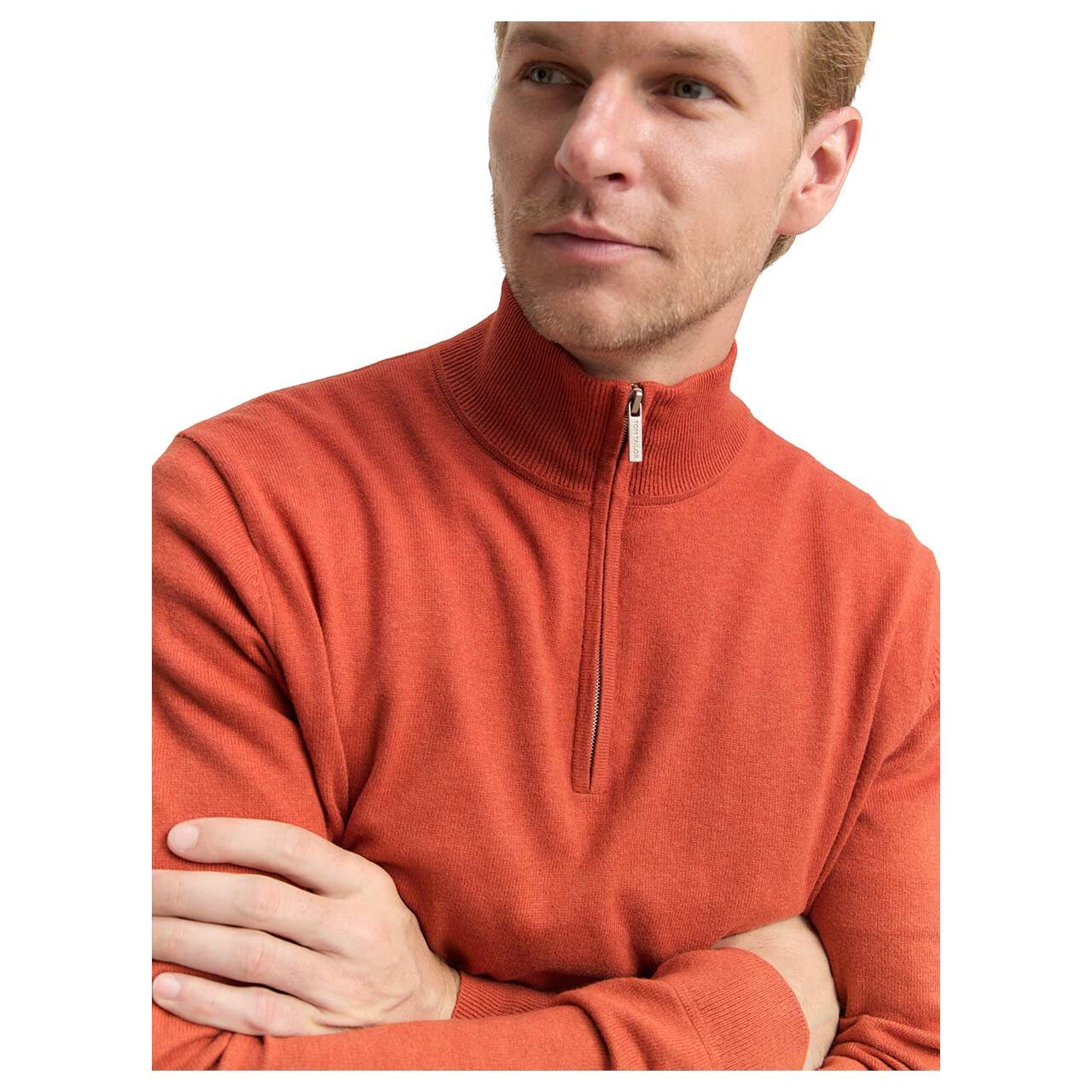 Herren Pullover Troyer Cashmere Knitted von Tom Tailor in Orange meliert, Detailansicht am Model