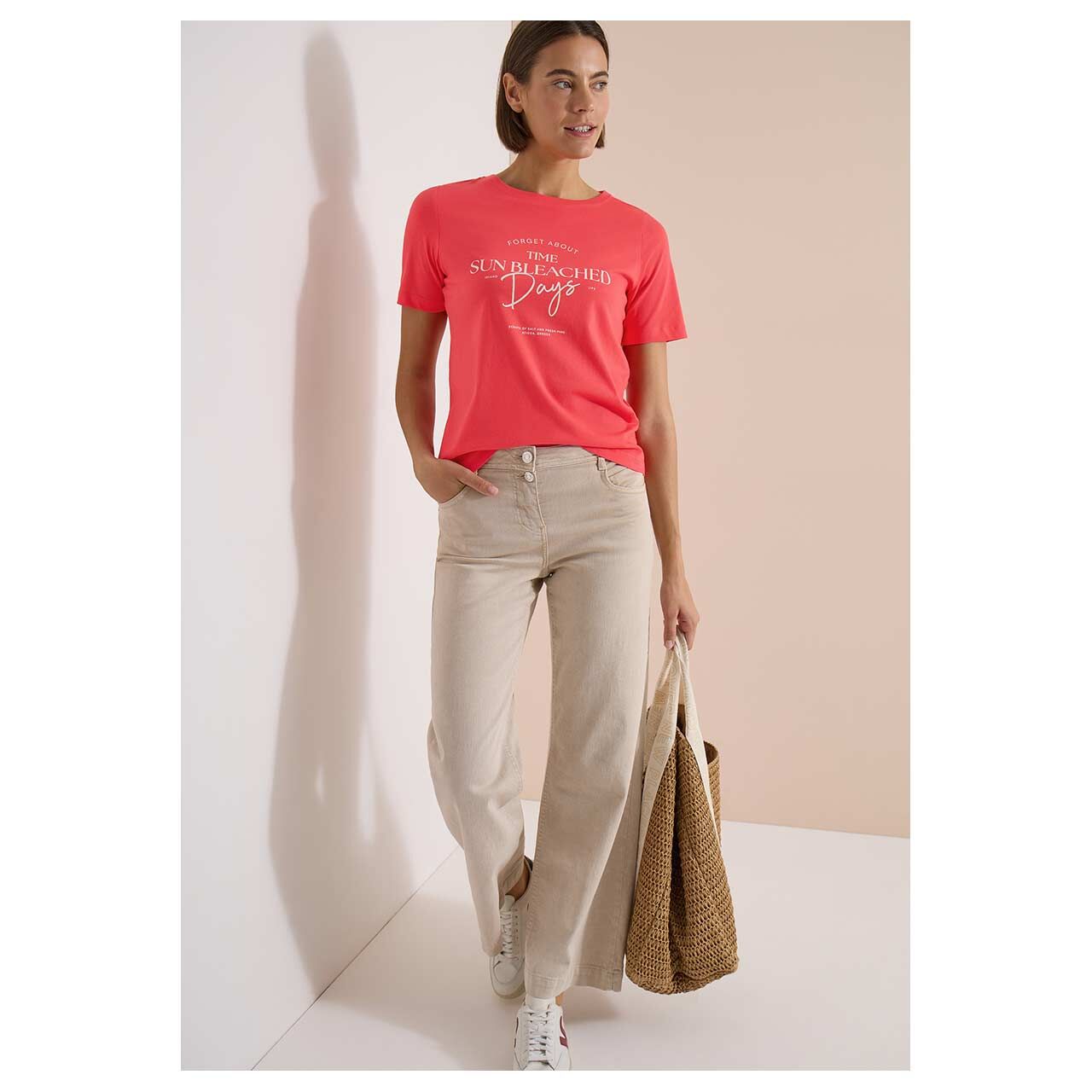 Damen T-Shirt Sun Bleached Days von Cecil in Korallenrot mit Print, Ganzkörperansicht am Model