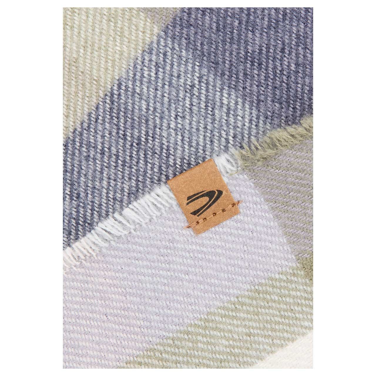 Damen Schal von Camel active in Dunkelblau kariert, Detailansicht Logo