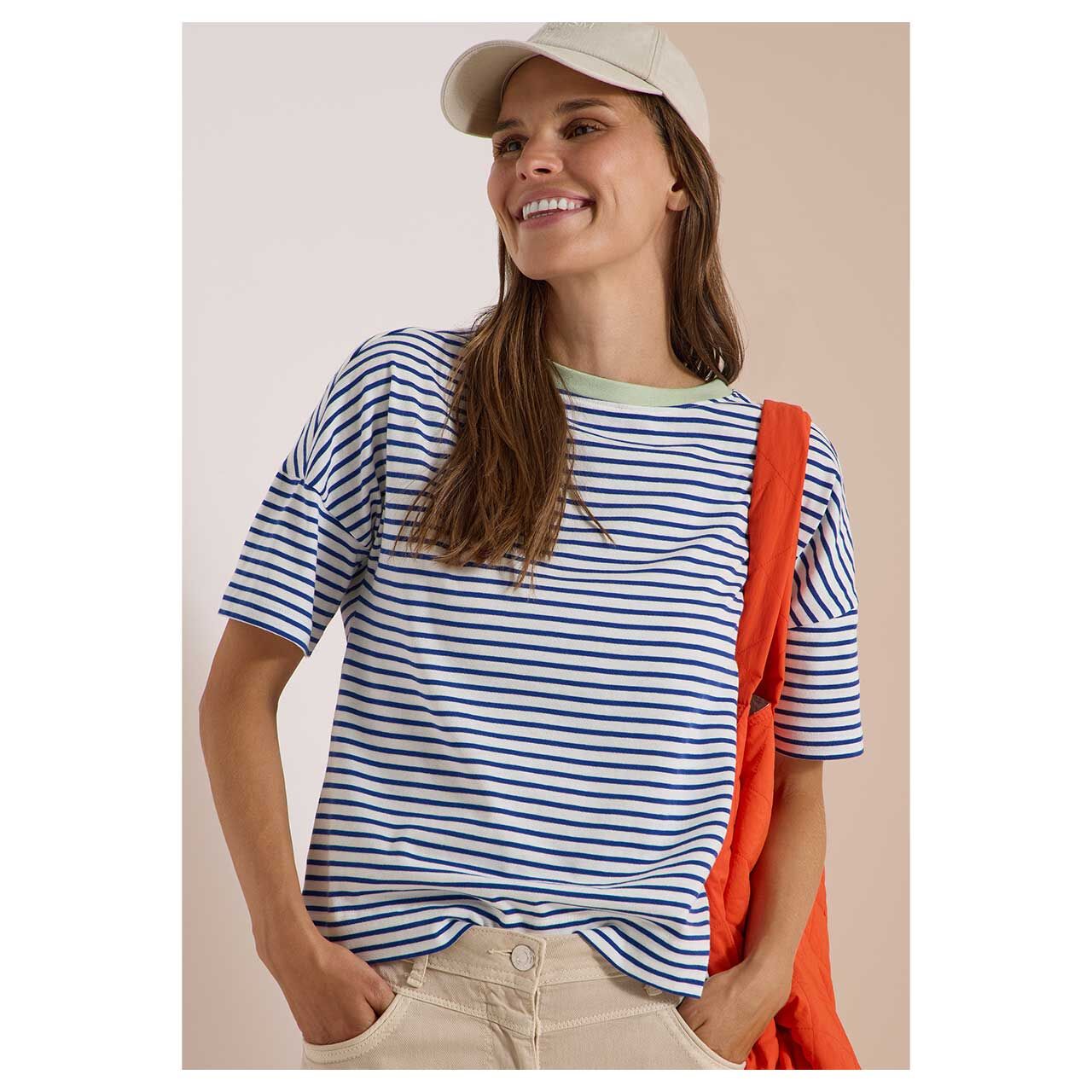 Damen T-Shirt Striped Contrast Collar von Cecil in Blau gestreift, Detailansicht von vorne am Model