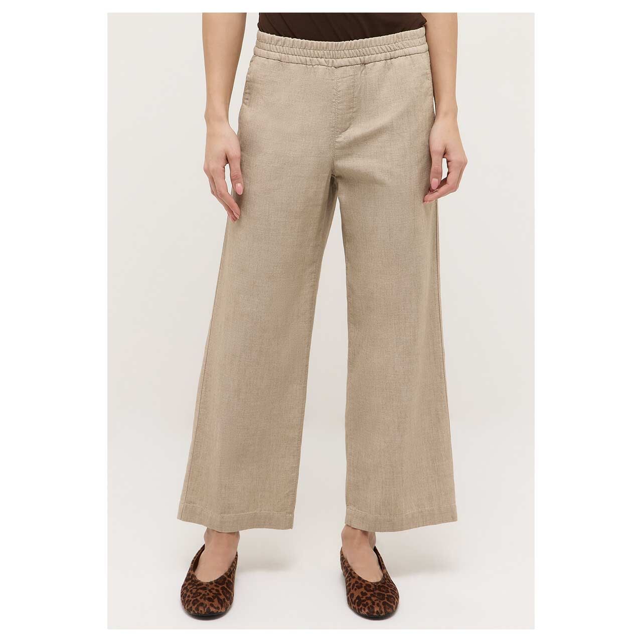 Damen Linn Jump 7/8 Baumwollhose in Hellbraun, Vorderansicht Model