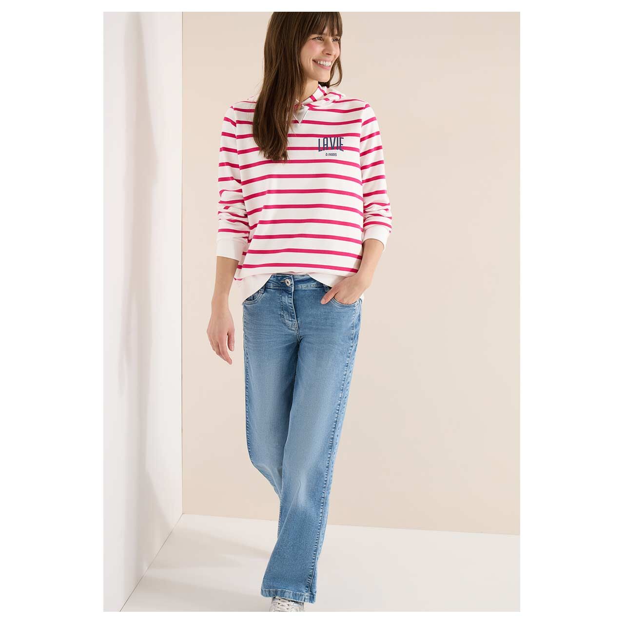 Damen Hoodie Sweatshirt Striped Chest Print von Cecil in Pink gestreift, Ganzkörperansicht am Model