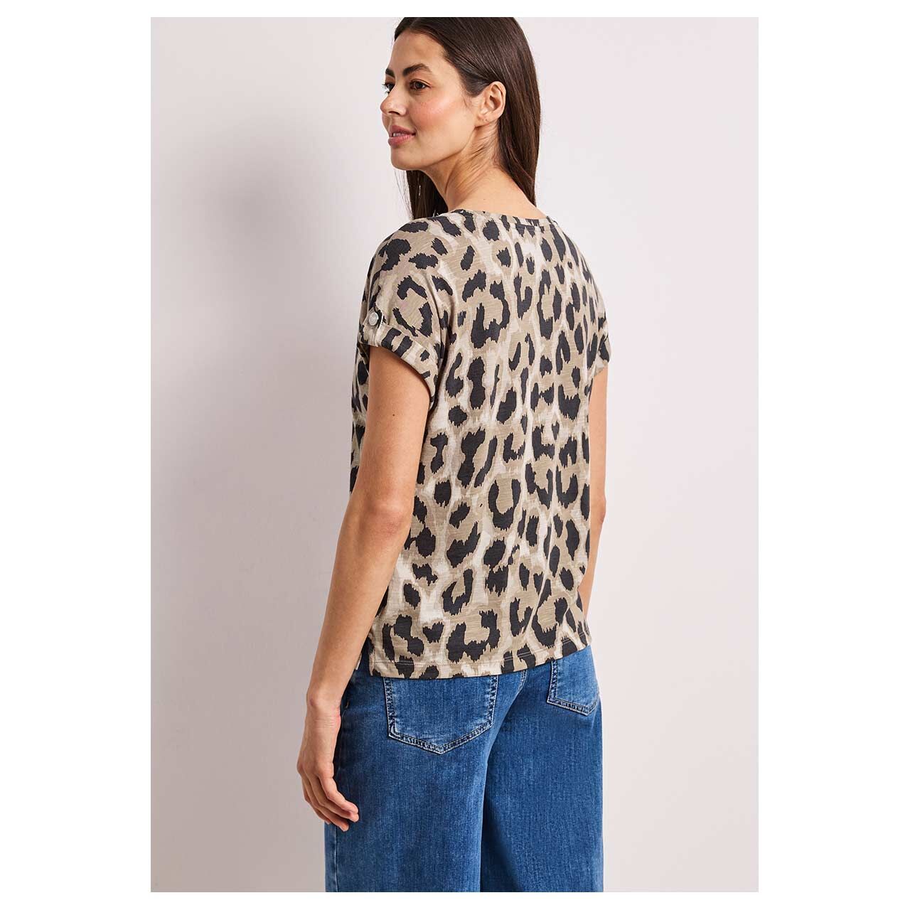 Damen T-Shirt Basic Deco Buttons von Street One in Beige mit Print, Rückansicht am Model