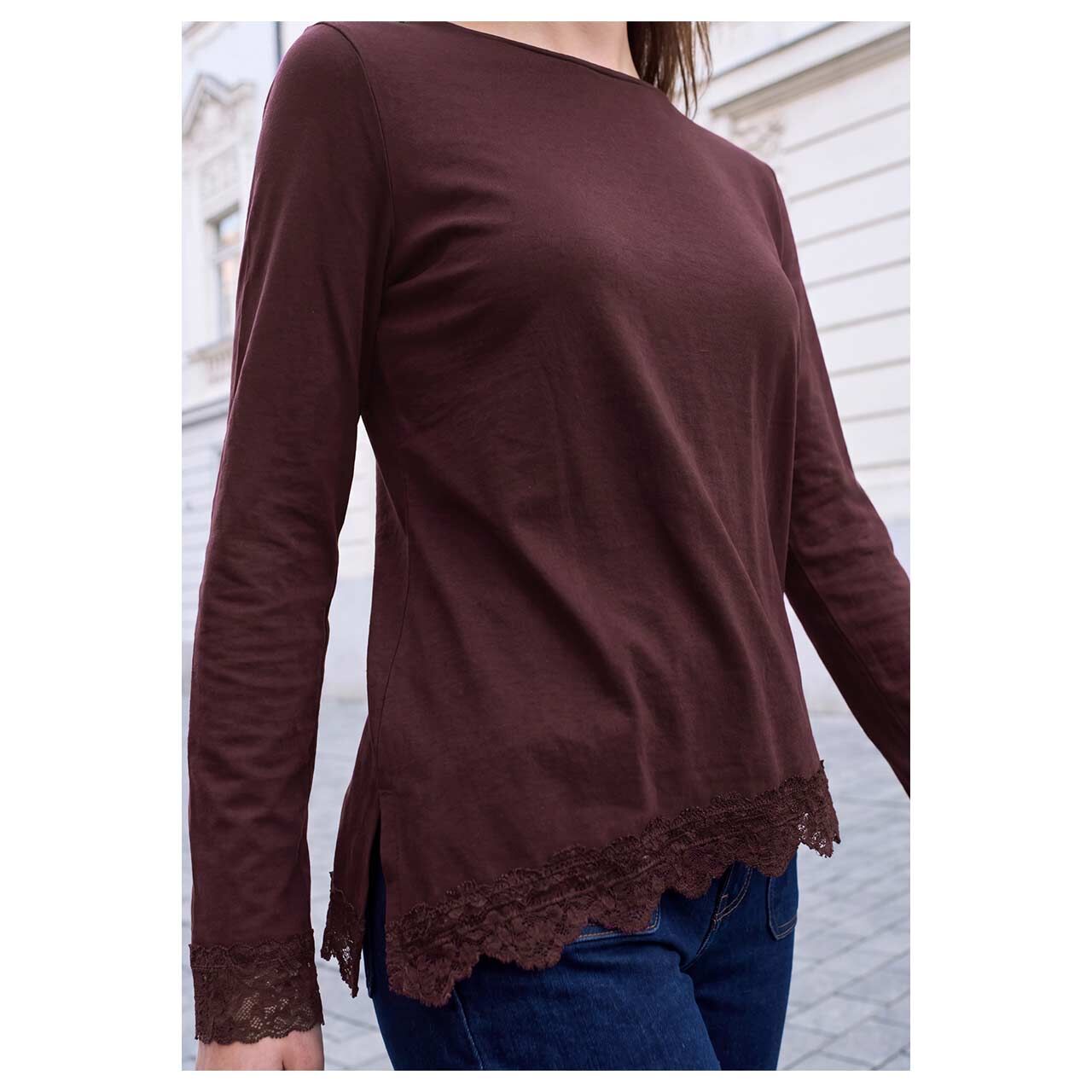 Damen Langarm Shirt With Lace von Street One Studio in Weinrot, Detailansicht Model vorne