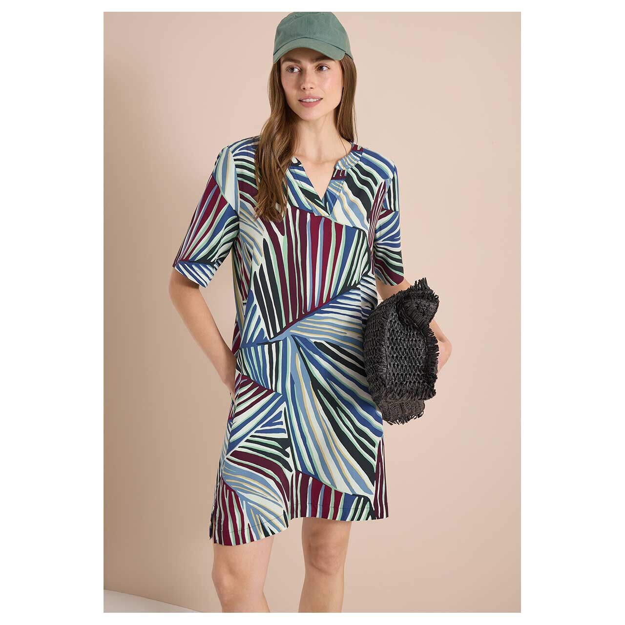 Damen Kurzarm Kleid Allover Print Dress von Cecil in Grün mit Print, Vorderansicht am Model