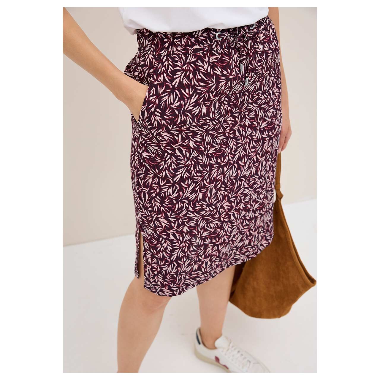 Damen Rock Chelsea Flatter Skirt von Cecil in Burgunderrot mit Print, Vorderansicht am Modell