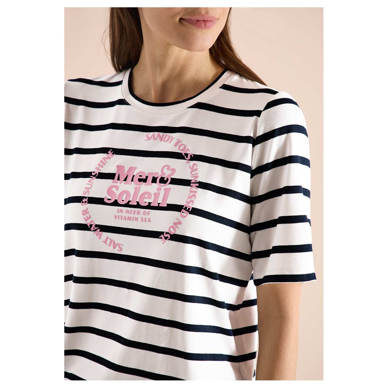 Damen T-Shirt Mer And Soleil Circle von Cecil in Blau gestreift mit Print, detaillierte Vorderansicht am Model