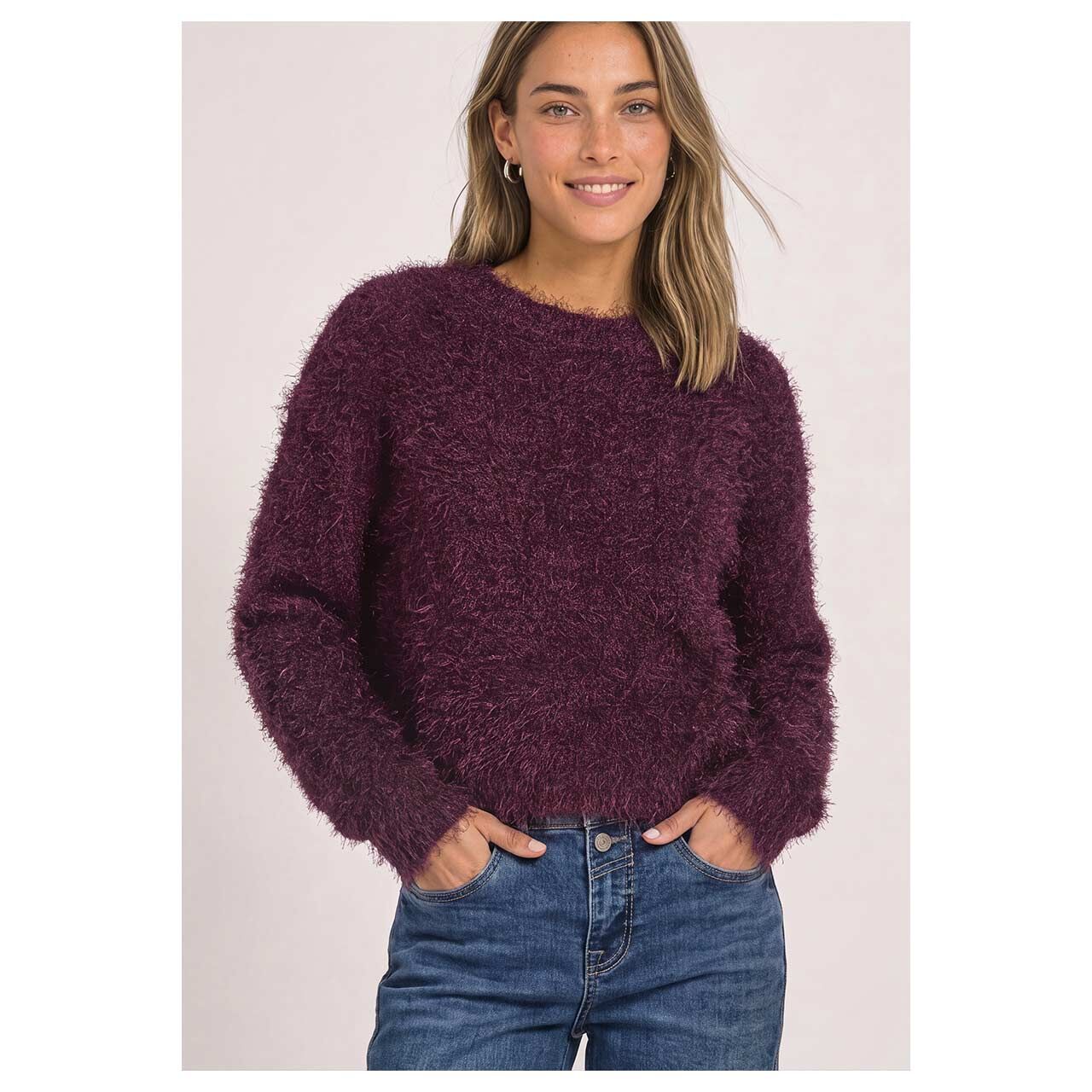 Damen Pullover Rounded Neck Fringe von Street One in Lila, Vorderansicht am Model