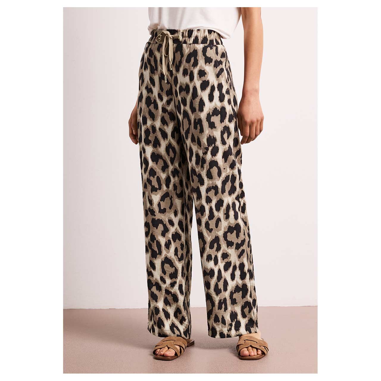 Damenhose Wide Leg von Street One in Beige mit Print, Vorderansicht am Model