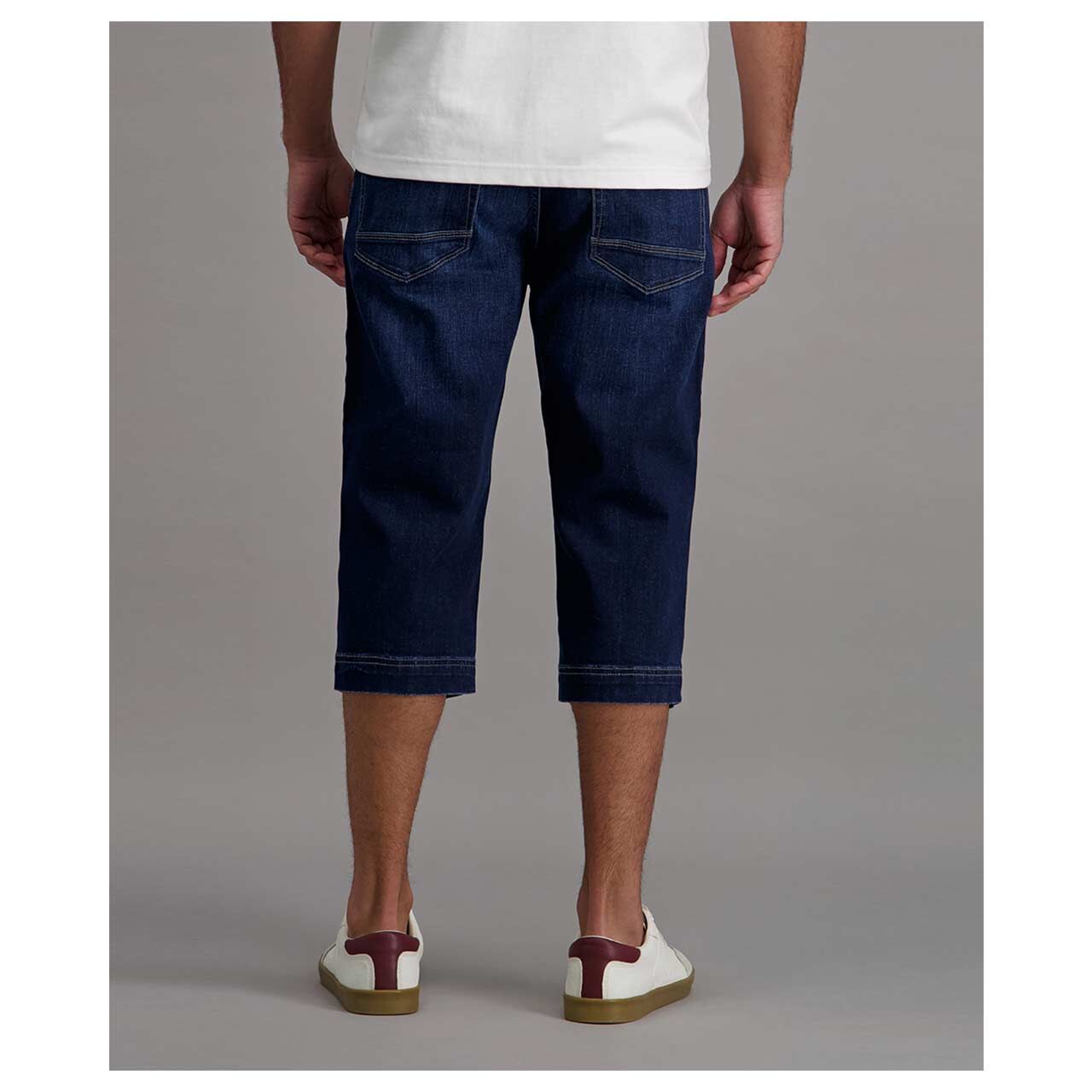 Herren 3/4 Jeans Bill Megaflex in Dunkelblau angewaschen, Rückansicht am Model