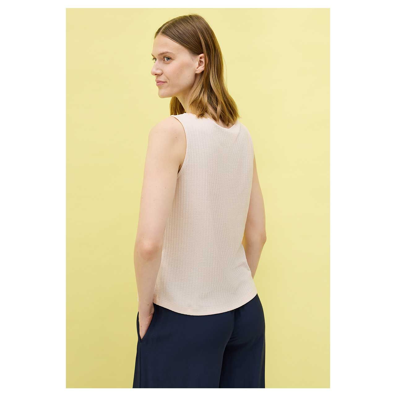 Damen Top Rib von Cecil in Hellbeige, Rückansicht am Modell