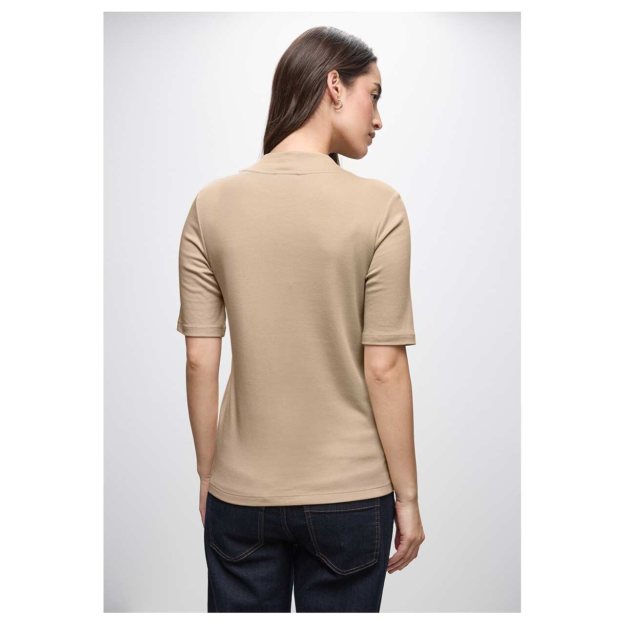 Damen T-Shirt Turtle Neck Slit Detail von Street One in Beige, Rückansicht am Model