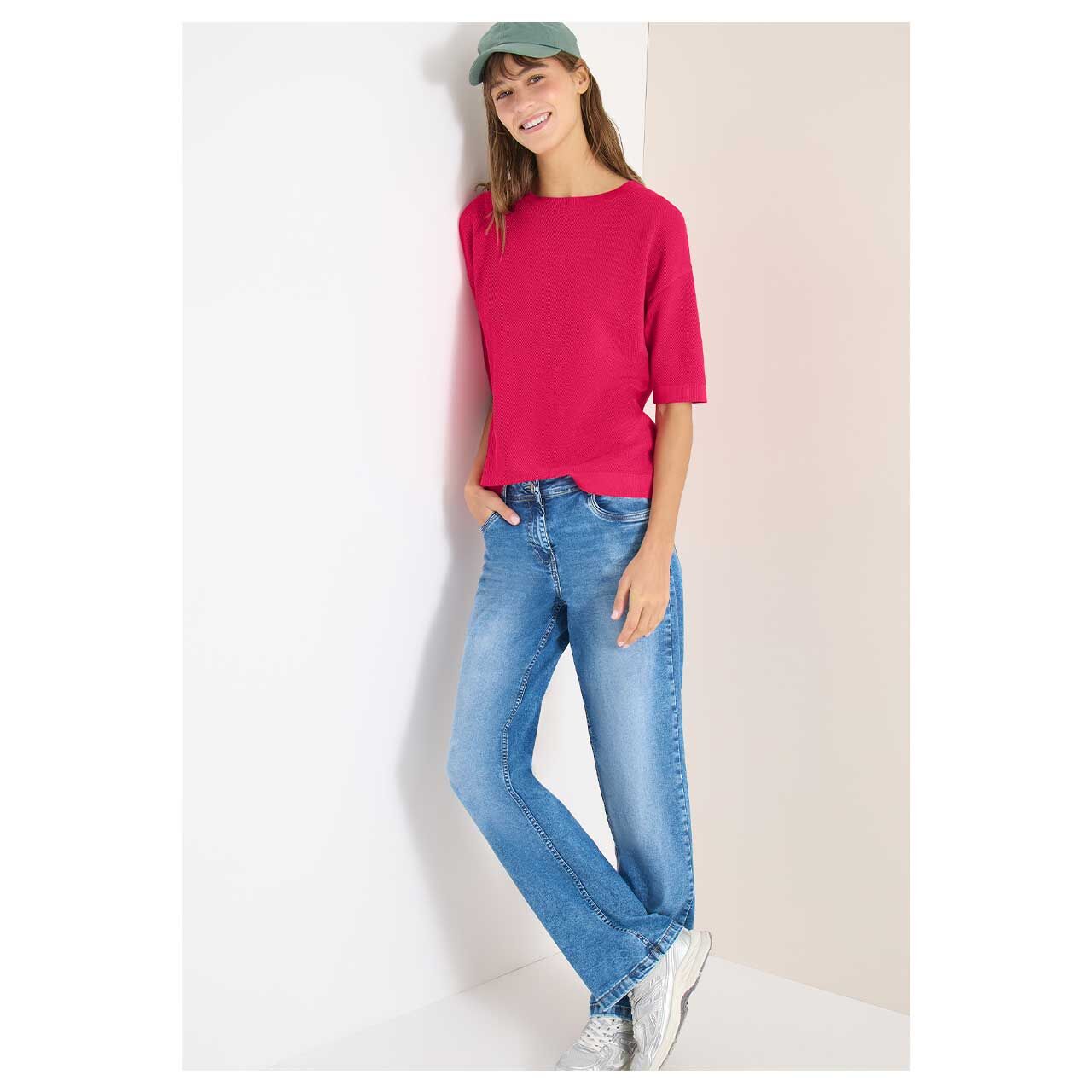 Damen Kurzarm Pullover Structured Short Sleeve von Cecil in Pink, Ganzkörperansicht am Model