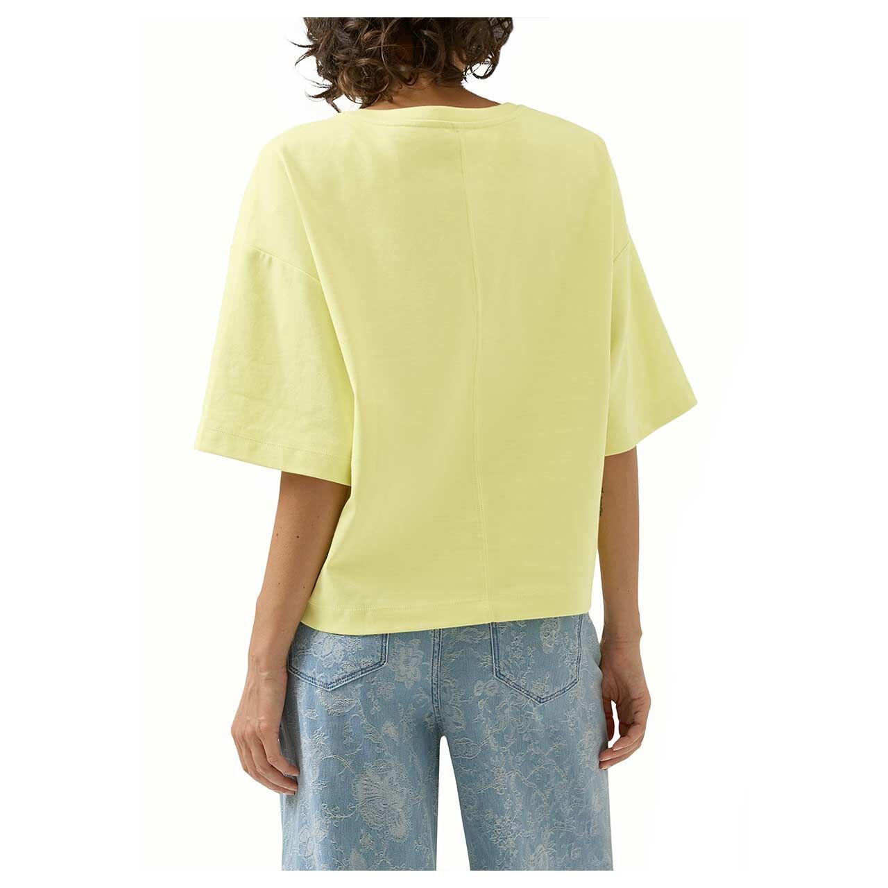 s. Oliver Damen T-Shirt in Gelb, Rückansicht am Model