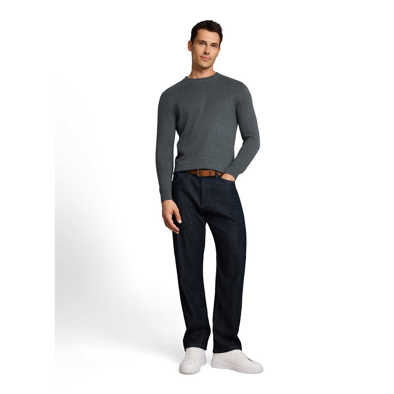 Herren Pullover Cashmere Crewneck Knit von Tom Tailor in Olivgrün meliert, Ganzkörperansicht am Model