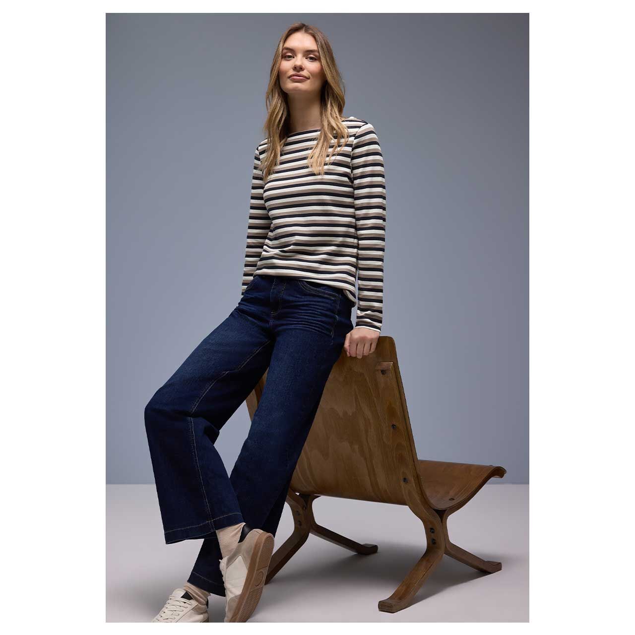 Damen Langarm Shirt Multicolor U-Boat von Street One in Dunkelblau gestreift, Ganzkörperansicht vorne am Model