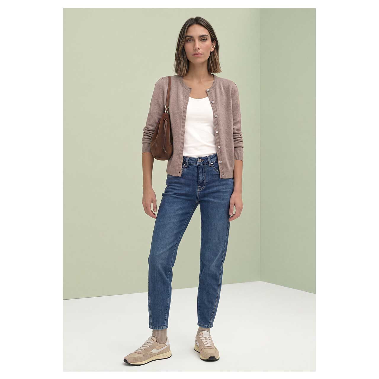 Damen Strickjacke Cosy Roundneck Cardigan von Street One in Beige meliert, Ganzkörperansicht am Model