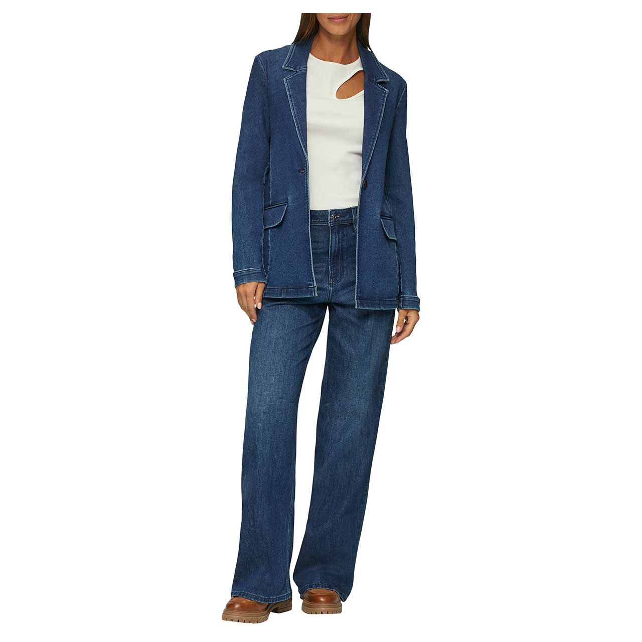 Stretch Damenjeans Suri von s.Oliver in Blau angewaschen mit der Farbnummer 55Z4, Outfit