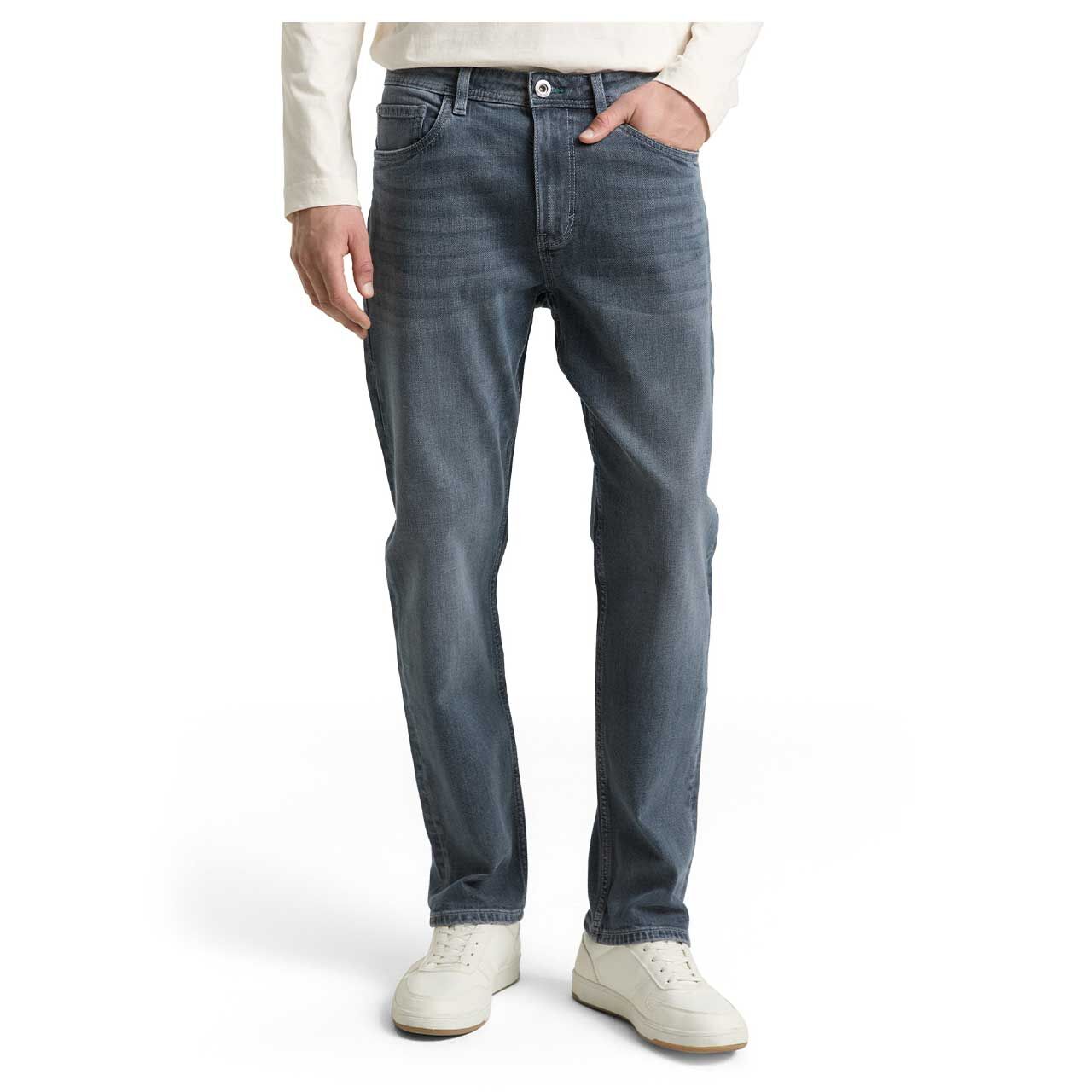 Herrenjeans Morris von Tom Tailor in Grau-Blau angewaschen, Vorderansicht am Model